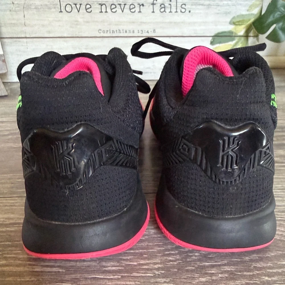 Nike Kyrie Flytrap 2 Black Hyper Pink Rage Green Basketball Court Sneaker Sz 5Y